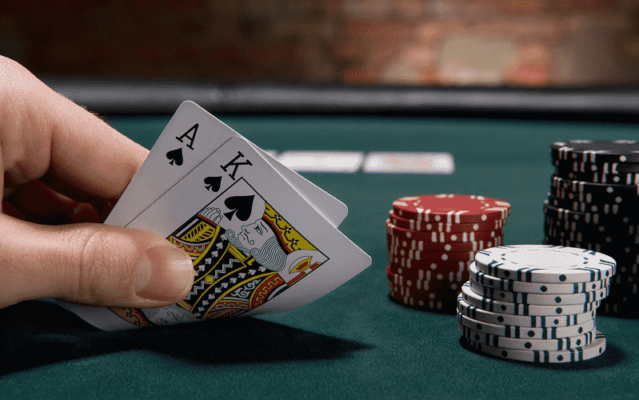 Ghi nhớ các tổ hợp bài trong Poker